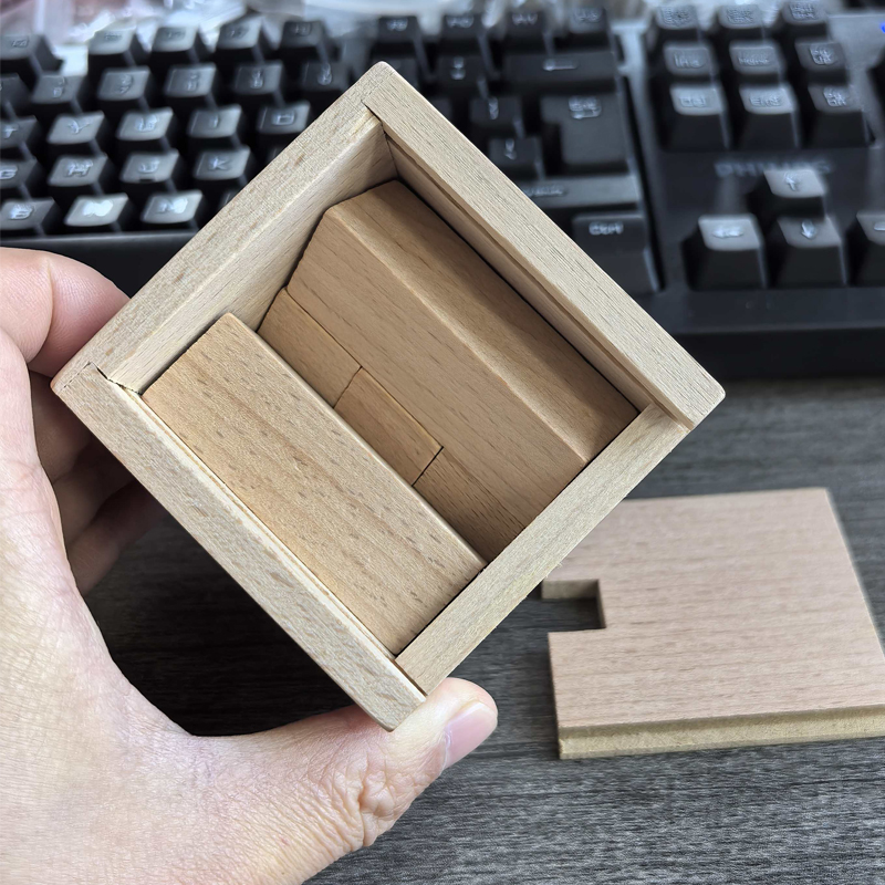 صندوق ألغاز خشبي سحري للذكاء ا - مراجعة Woodworking Game وسعره