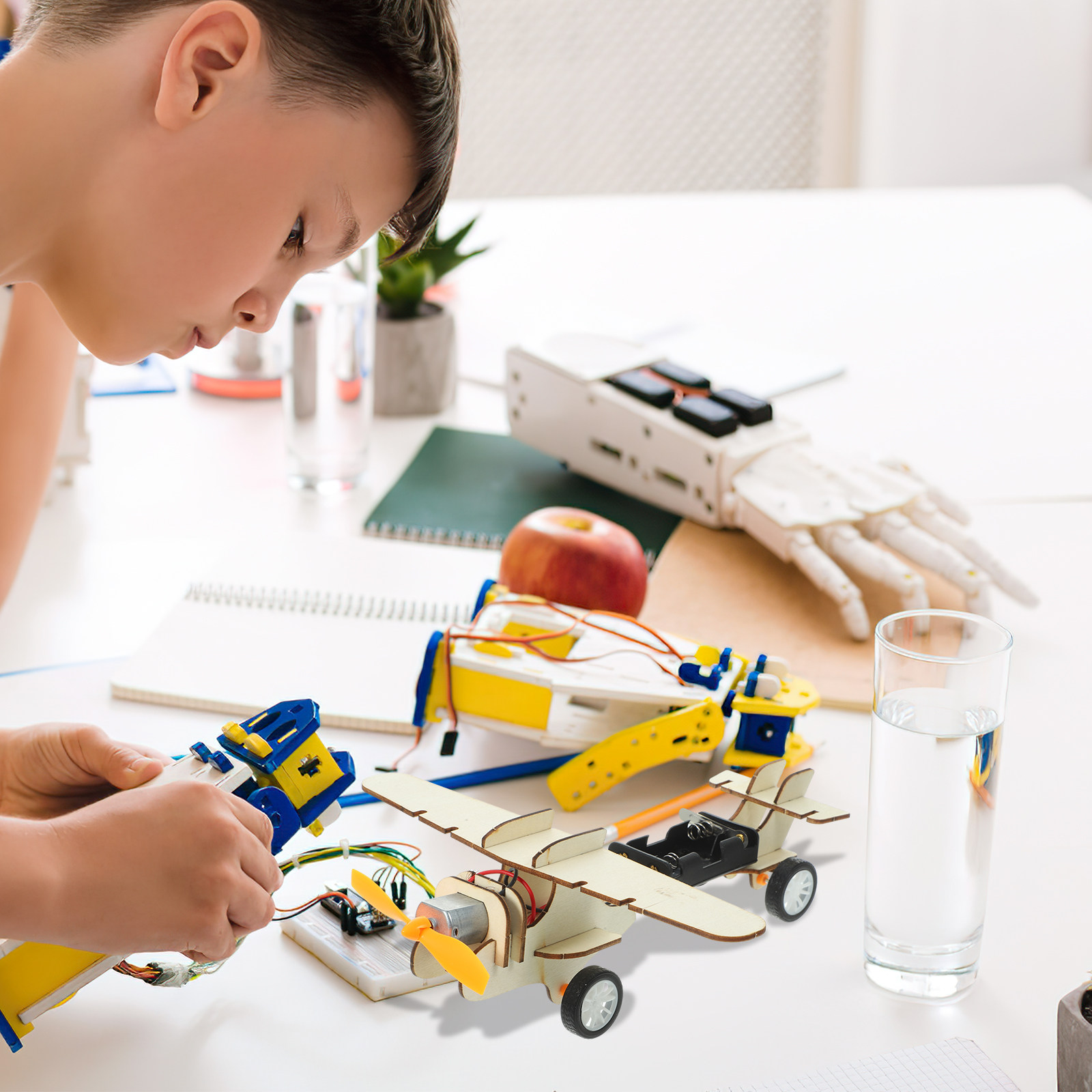 طقم طائرة شراعية خشبية للأطفال - مراجعة Woodworking Kits For Kids وسعره