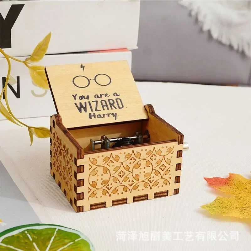 صندوق موسيقى يدوي التشغيل بتصم - مراجعة Woodworking Ideas وسعره